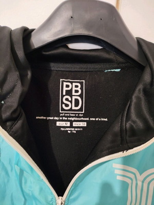 Windbreaker jacket like new, size M