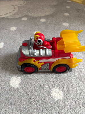 Paw Patrol Marshal φιγούρα και πυροσβεστικό όχημα σαν καινούργιο με ήχο και φωτάκια