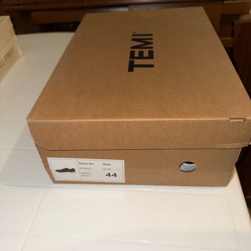 Men's Sneakers TEMI Black Size 44 like new
