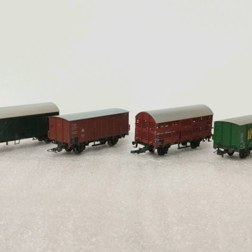 Commercial wagons 4 HO scale like new, various brands