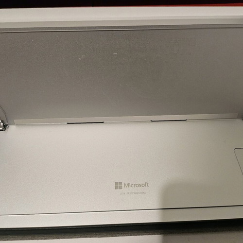 Surface Pro 11 16GB 512GB Snapdragon Elite used with case, keyboard and pen