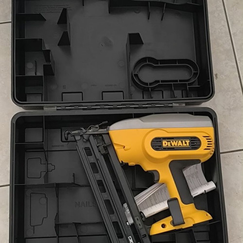 DeWalt DC618KA Nail Gun new without charger and batteries