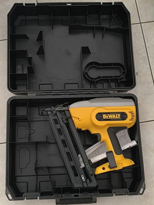DeWalt DC618KA Nail Gun new without charger and batteries