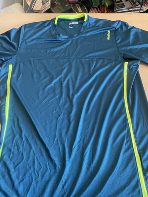 Reebok Sports Shirt L Like New
