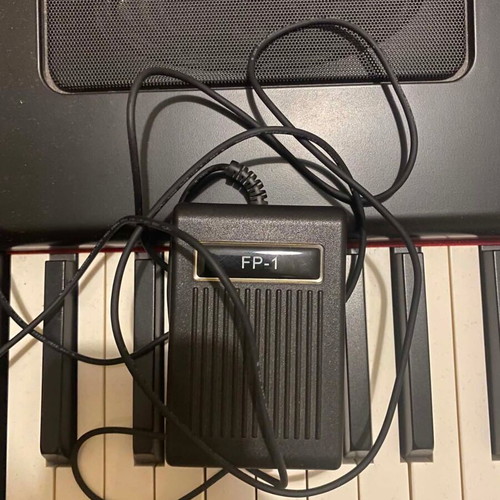 Artesia Electric Piano like new with sustain pedal