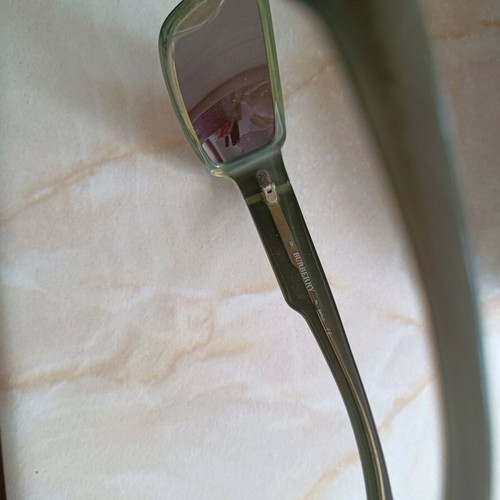 Burberry sunglasses like new, green