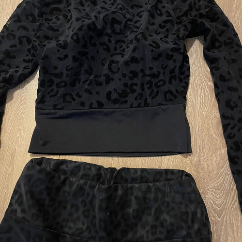 Leopard Print Set like new, crop top with chest padding and elastic waist pants