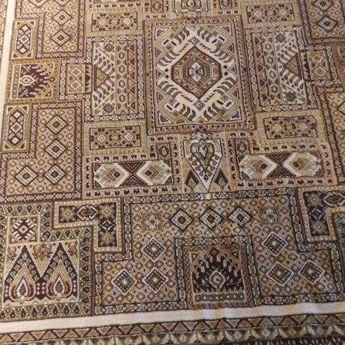 100% Wool rug of very good quality!!!