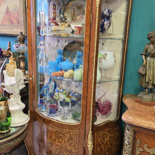 Louis XV antique display cabinet with marquetry and bronze details like new