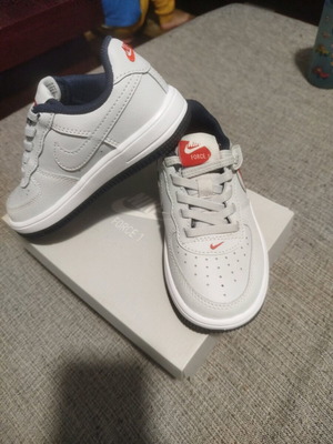 Nike αθλητικά παπούτσια για αγοράκι νούμερο 27 καινούργια γκρι και κόκκινα