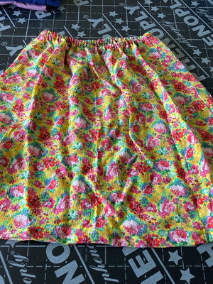 Skirt with flowers like new, size M-L, handmade