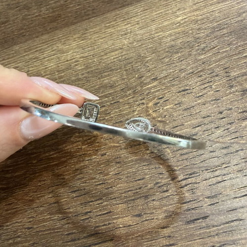 Bracelet thin steel with zirconium new, silver color