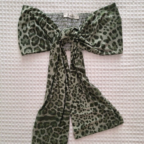 Set top and maxi skirt green animal print like new