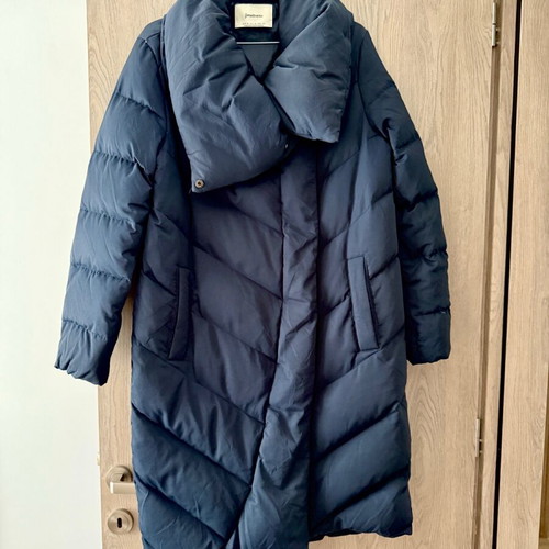 Stradivarius down jacket used, medium size, dark blue