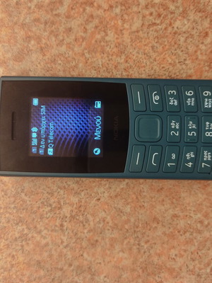 Nokia 105 TA-1551 4G like new, green, with charger