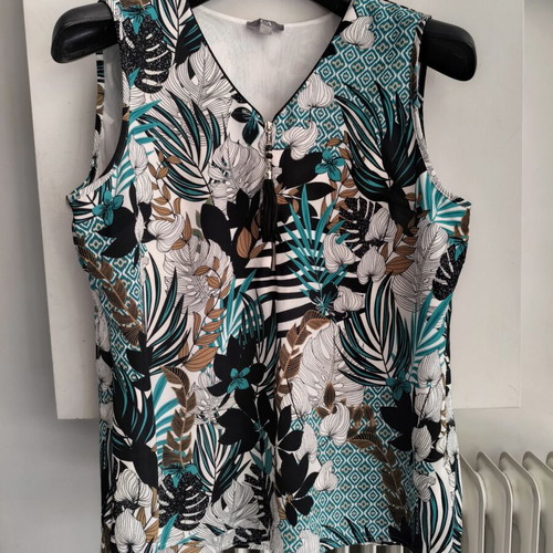 Summer sleeveless blouse C&A XL multicolor like new