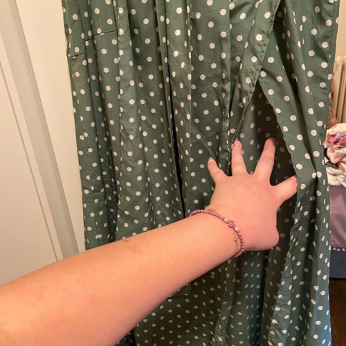 Polka dot green skirt with slit and matching ribbon like new