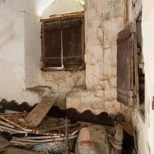 Stone house with independent studio for renovation in Damarionas Naxos