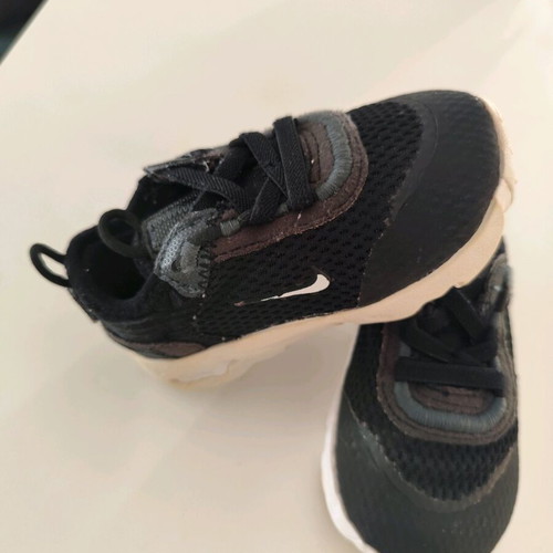Nike kids athletic shoes used, size 21, black with white sole