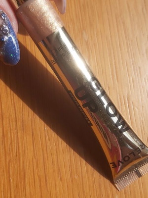 Revolution Relove Glow Up υγρό highlighter
