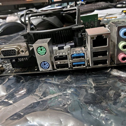 ASRock H510M-HVS with Intel Core i3-10105 and 8GB DDR4 3200MHz used