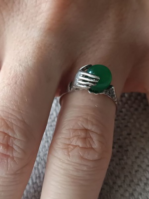 Silver ring 925 with green stone like new, size 18-19mm