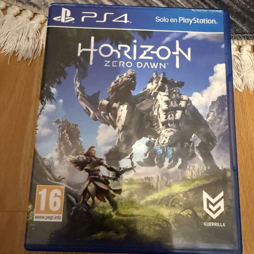 Horizon Zero Dawn PS4 game with Spanish cover