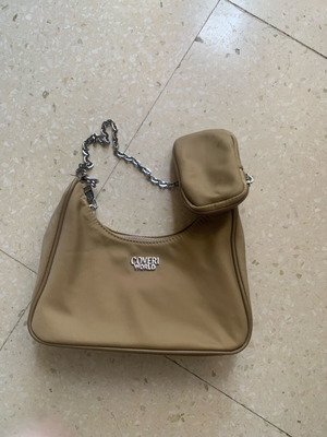 Coveri World tan shoulder bag with chain strap like new
