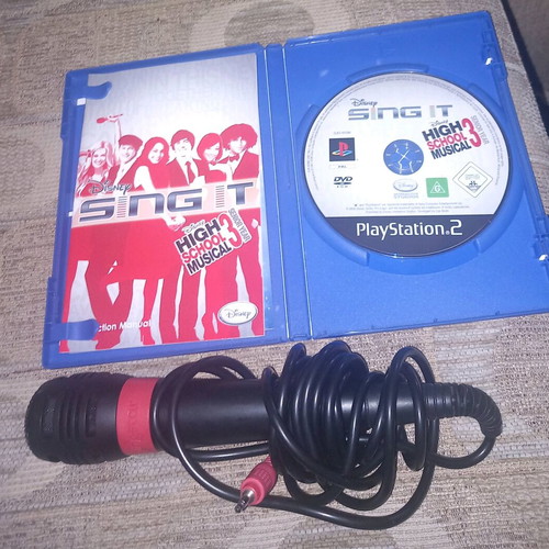 Sing It PS2 game like new with microphone