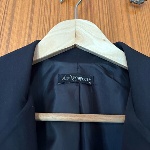 Women's black suit jacket size M like new