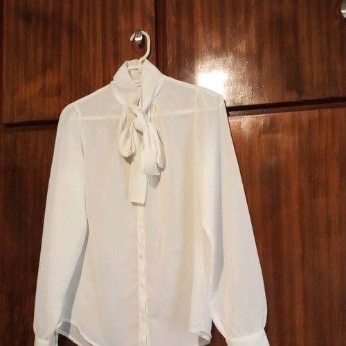 Vintage white shirt with neck tie like new, SUITEBLANCO