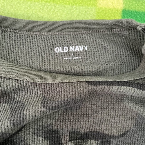 Old Navy long-sleeve shirt like new, size S, green