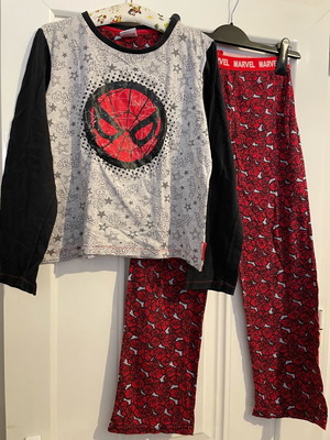 Spider-Man Marvel pyjamas for boys age 11-12 excellent condition