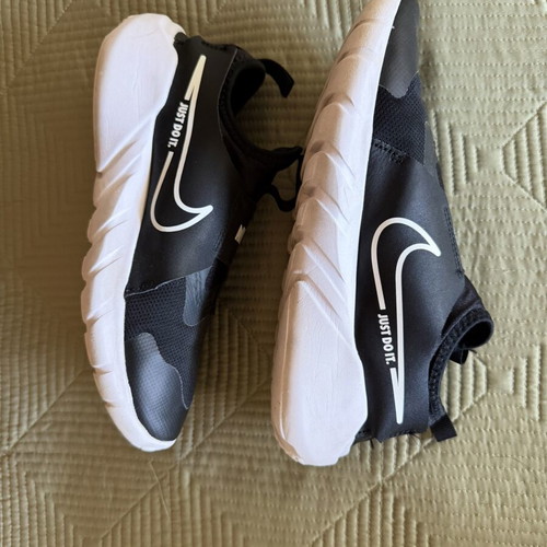 Nike Flex Runner 2 slip on sneakers used, size 38.5 unisex, black and white