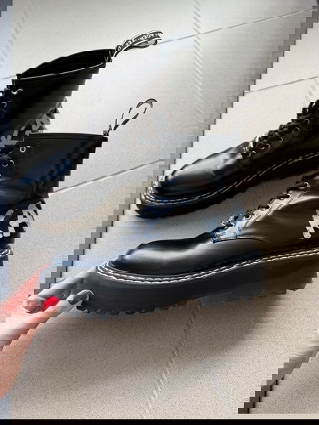 Karl Lagerfeld leather boots