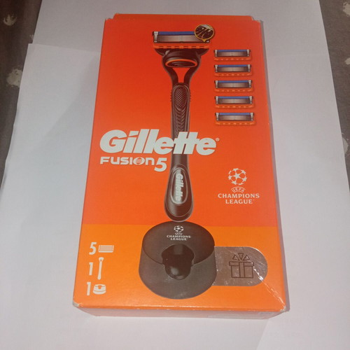 Gillette Fusion 5 razor new, sealed