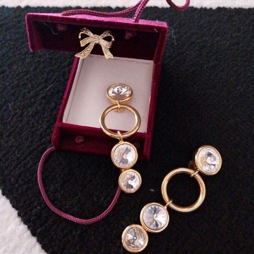 Clip on earrings like new