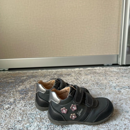 Geox children's shoes used, dark gray with small flowers