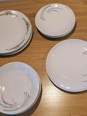 Dinner plates set used, pack of 12, assorted sizes
