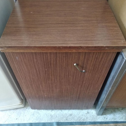 Singer sewing machine in cabinet used, functional