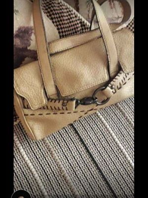 Nine West handbag like new with satin lining and faux leather