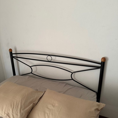 Iron semi-double bed with mattress