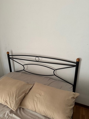 Iron semi-double bed with mattress