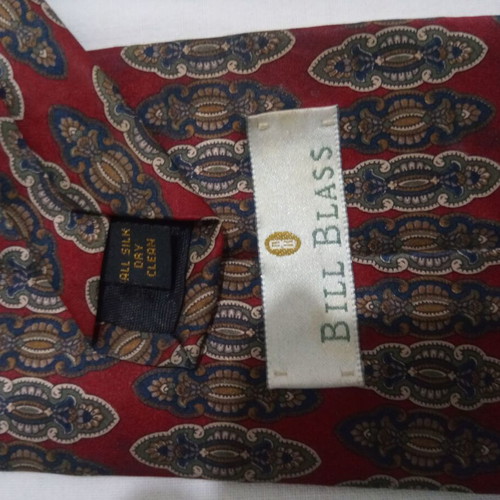 Vintage Bill Blass American tie like new, red multicolor