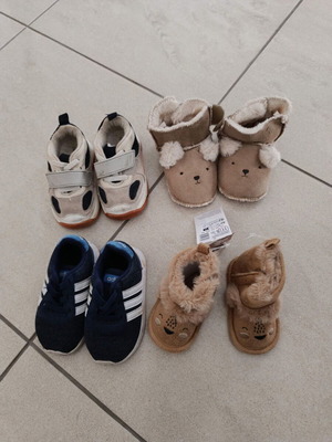 Set of 4 pairs of baby shoes sizes 17-20 used