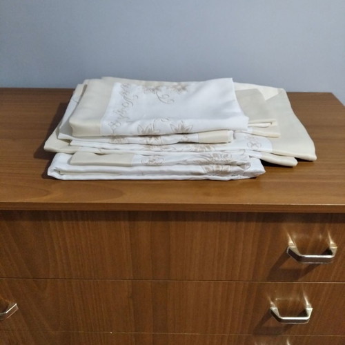 Table linen set of 7 pieces new