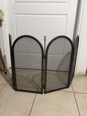 Fireplace protective screen