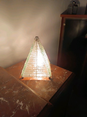 Φωτιστικό πυραμίδα vintage σαν καινούργιο με κρυστάλλινα κομμάτια