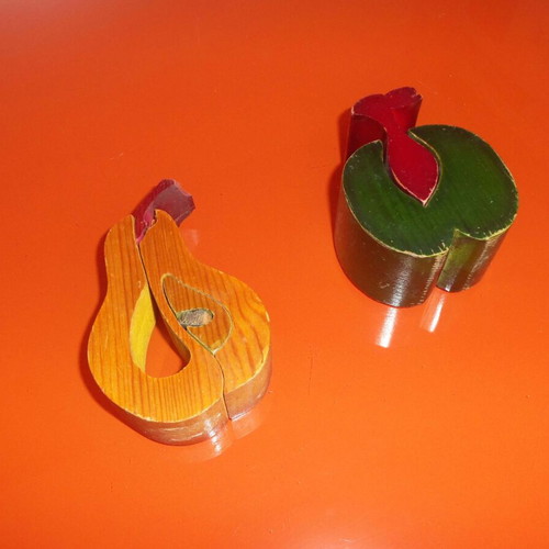 Wooden educational fruit toys used, set of 2 (pear and apple)