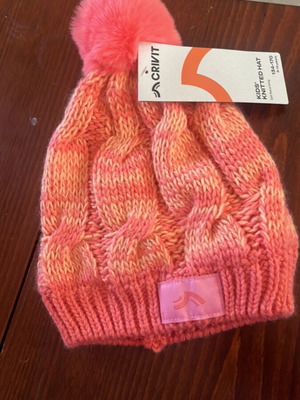 Kids knit hat size S new, red and pink, ages 8-15
